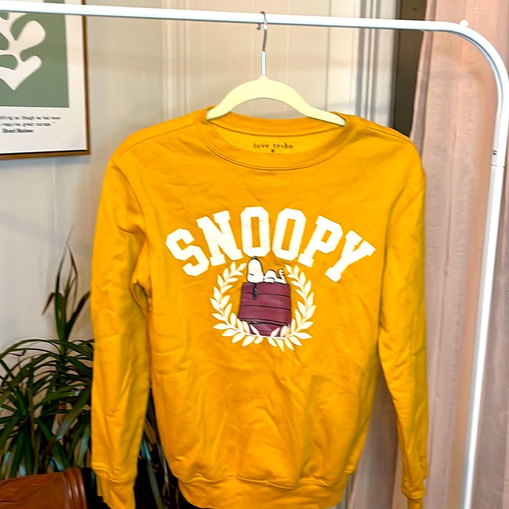 snoopy crew neck